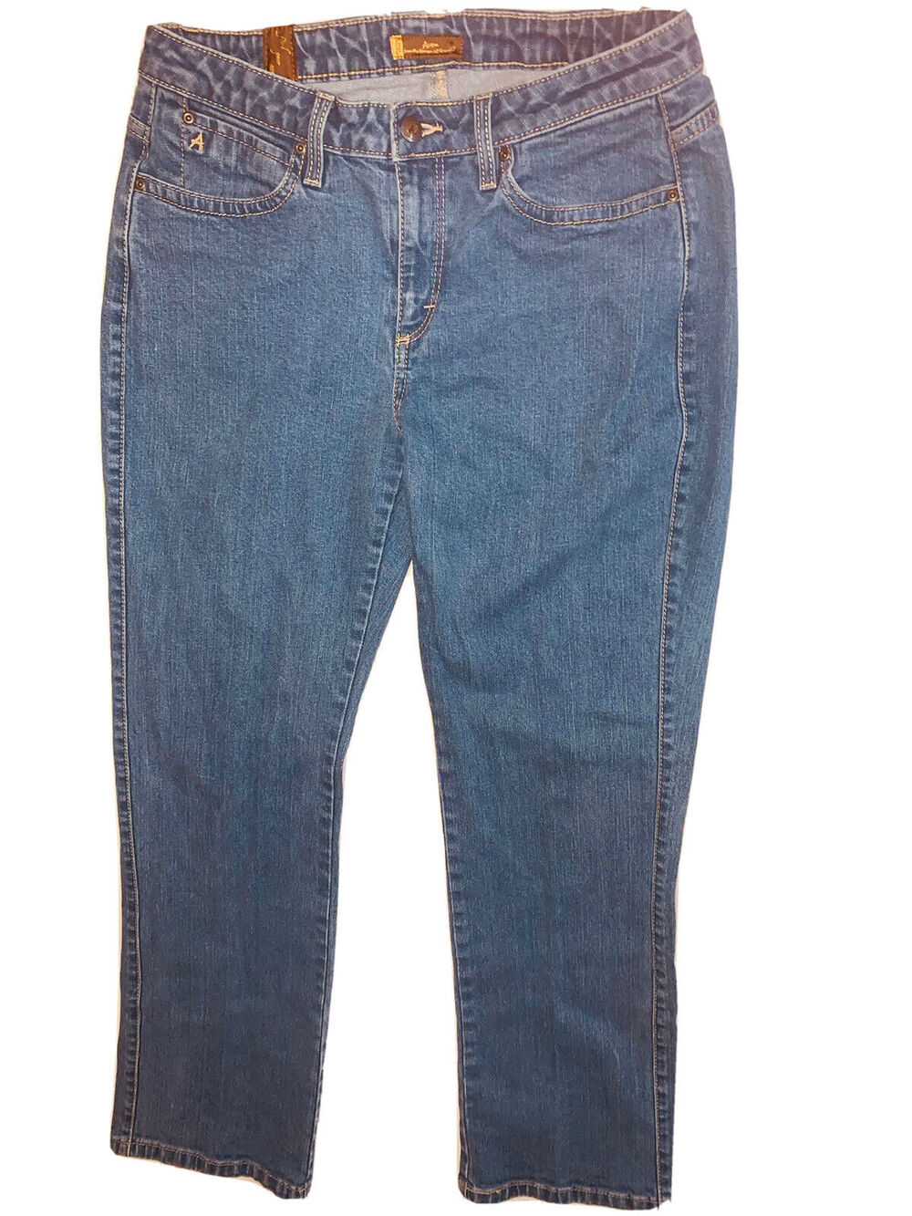 8R Aura Women at Wrangler Denim Blue Jeans Regular Rise 33 x 32 GUC